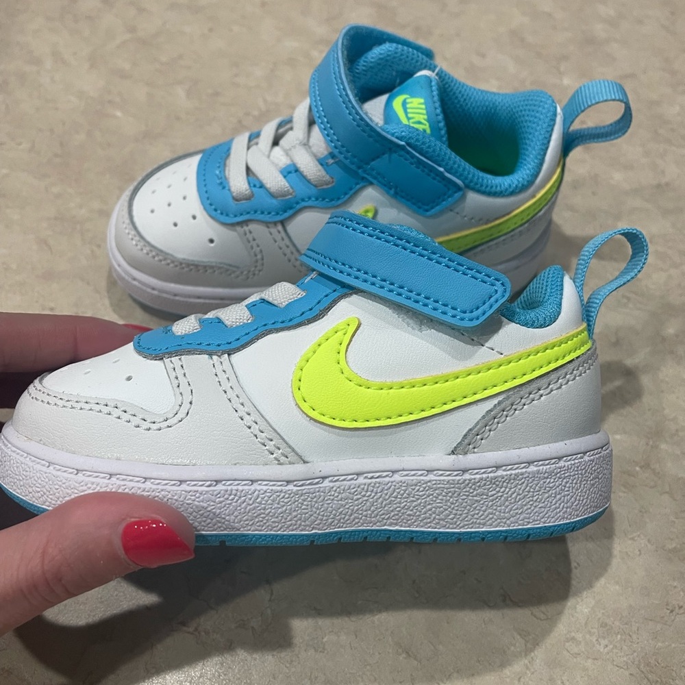 Court Borough Low 2 Sneaker Walker Size 6